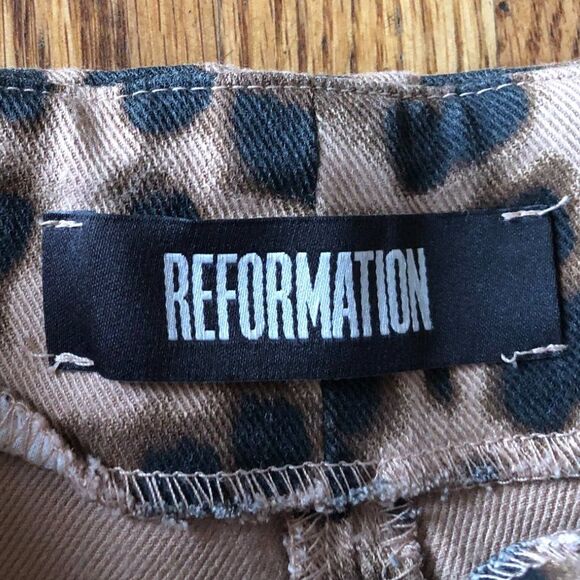 REFORMATION Leopard Print Straight Leg Jeans Pants Women's Size 24 - Picture 4 of 9